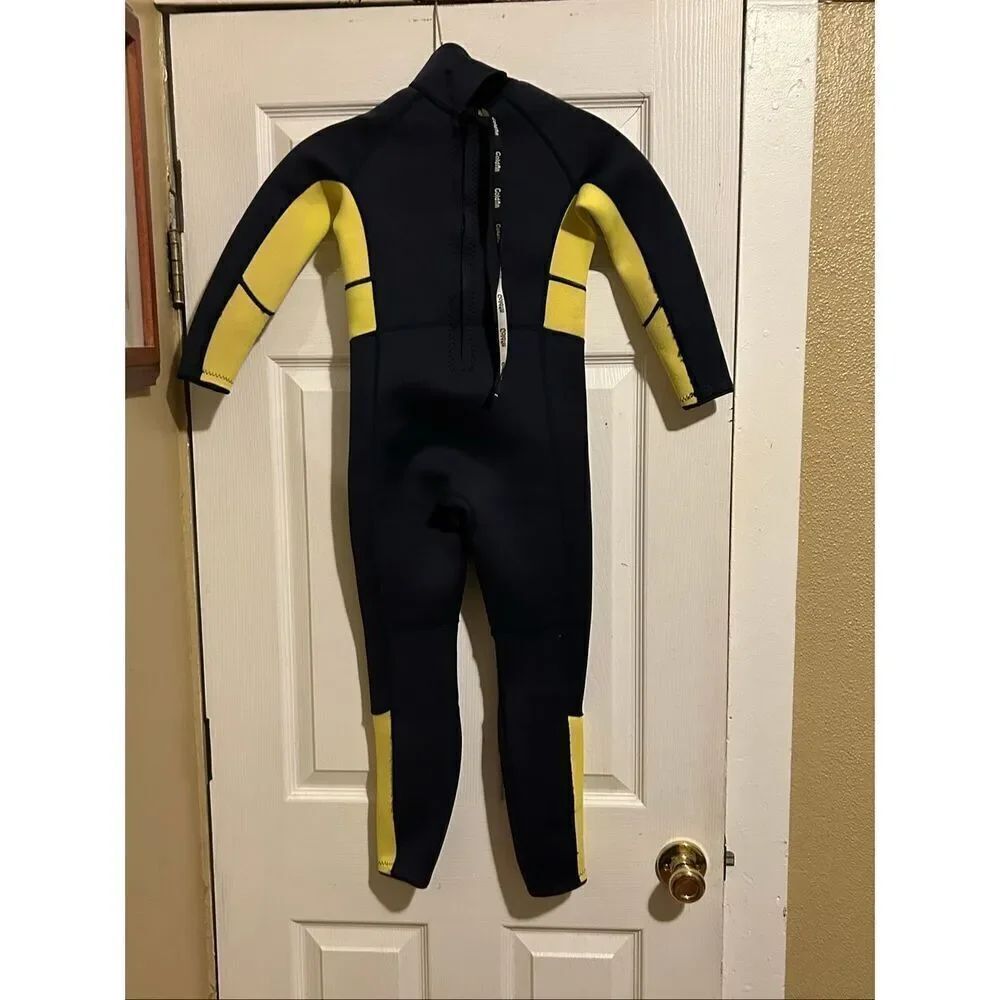 Goldfin Wetsuit Size 8